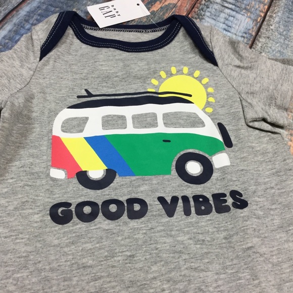 Gap Boys 0 3 Months Good Vibes Top & Tan Shorts Outfit - Picture 7 of 8